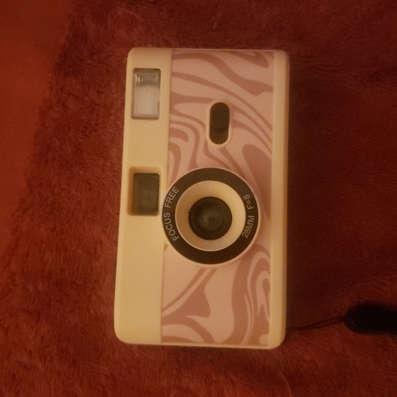 💥BUY 5 GET 3 FREE UO Swirl 35mm Flash Camera - Picture 6 of 6